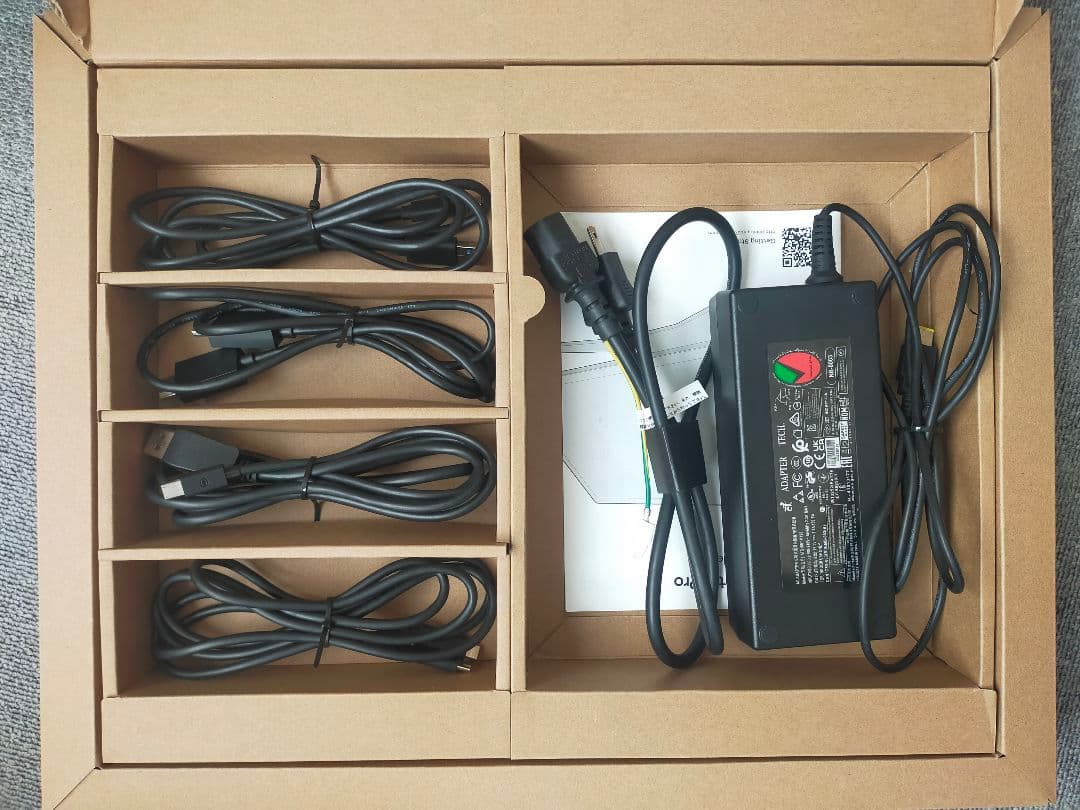 Wacom Cintiq Pro 27 専用スタンド付き