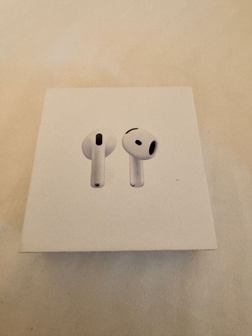 新品・未開封］ Apple AirPods4ノイズキャンセリング 非搭載