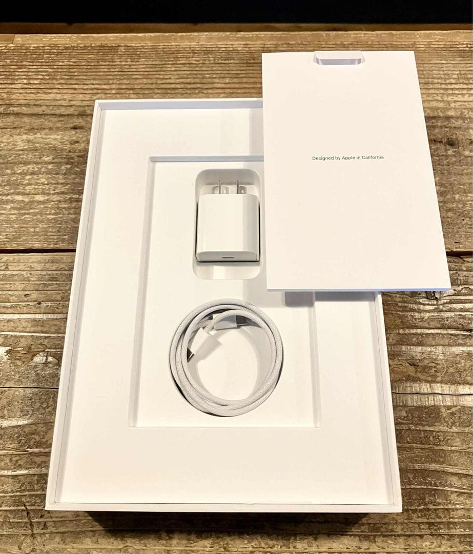 ⑥Apple iPad (第10世代) Wi-Fi シルバー 64GB
