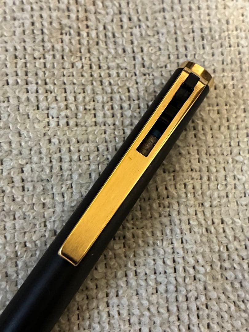 ◾️MONT BLANC モンブラン◾️ハンマートリガー式ボールペン◾️黒／金色◾️