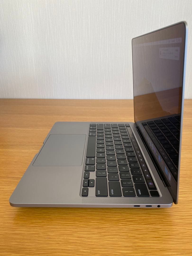 MacBook Pro 2020 美品 充電74回　MacBook本体