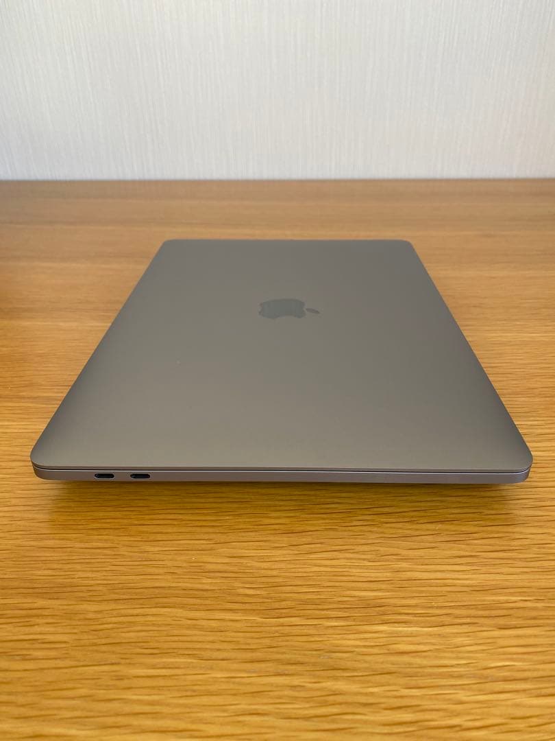 MacBook Pro 2020 美品 充電74回　MacBook本体