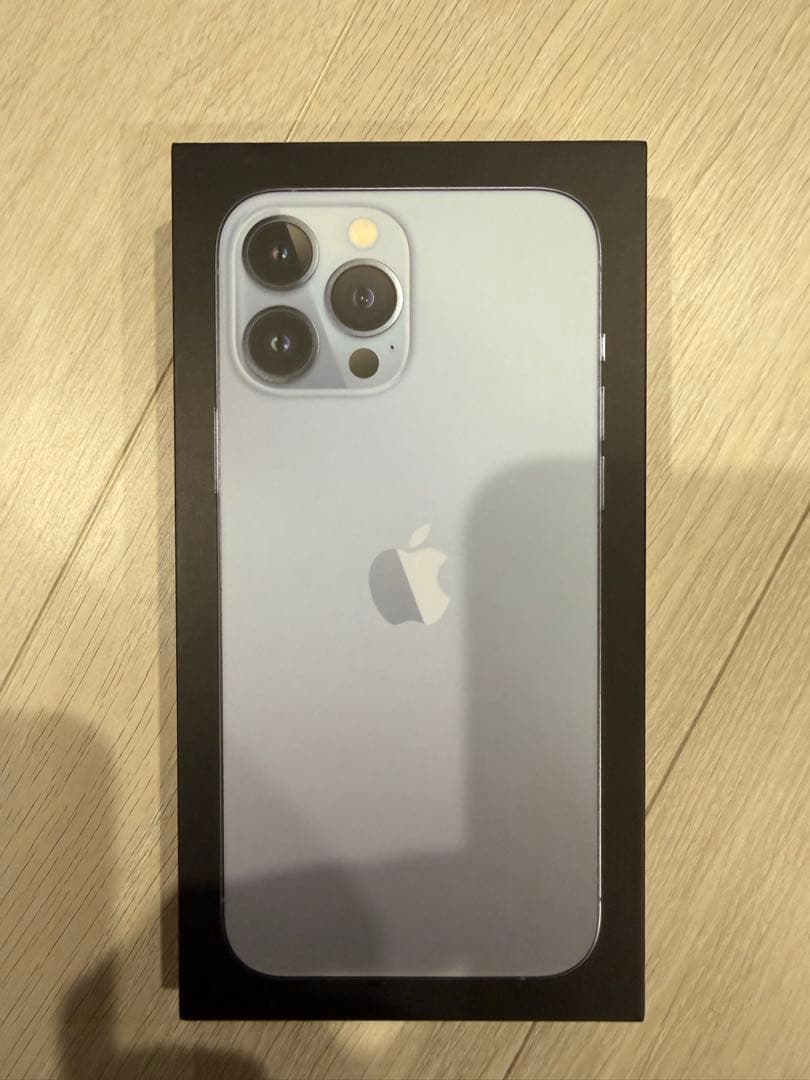 スリムデザイン スマートフォン 本体　iPhone13Pro Max512G