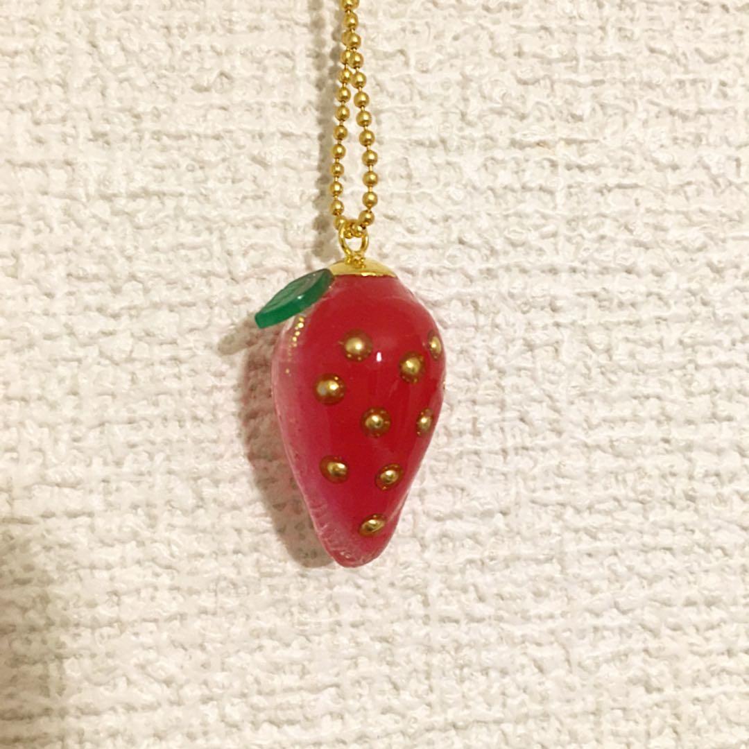 ＊売れ済 苺チャーム 流動ラメ入り☆