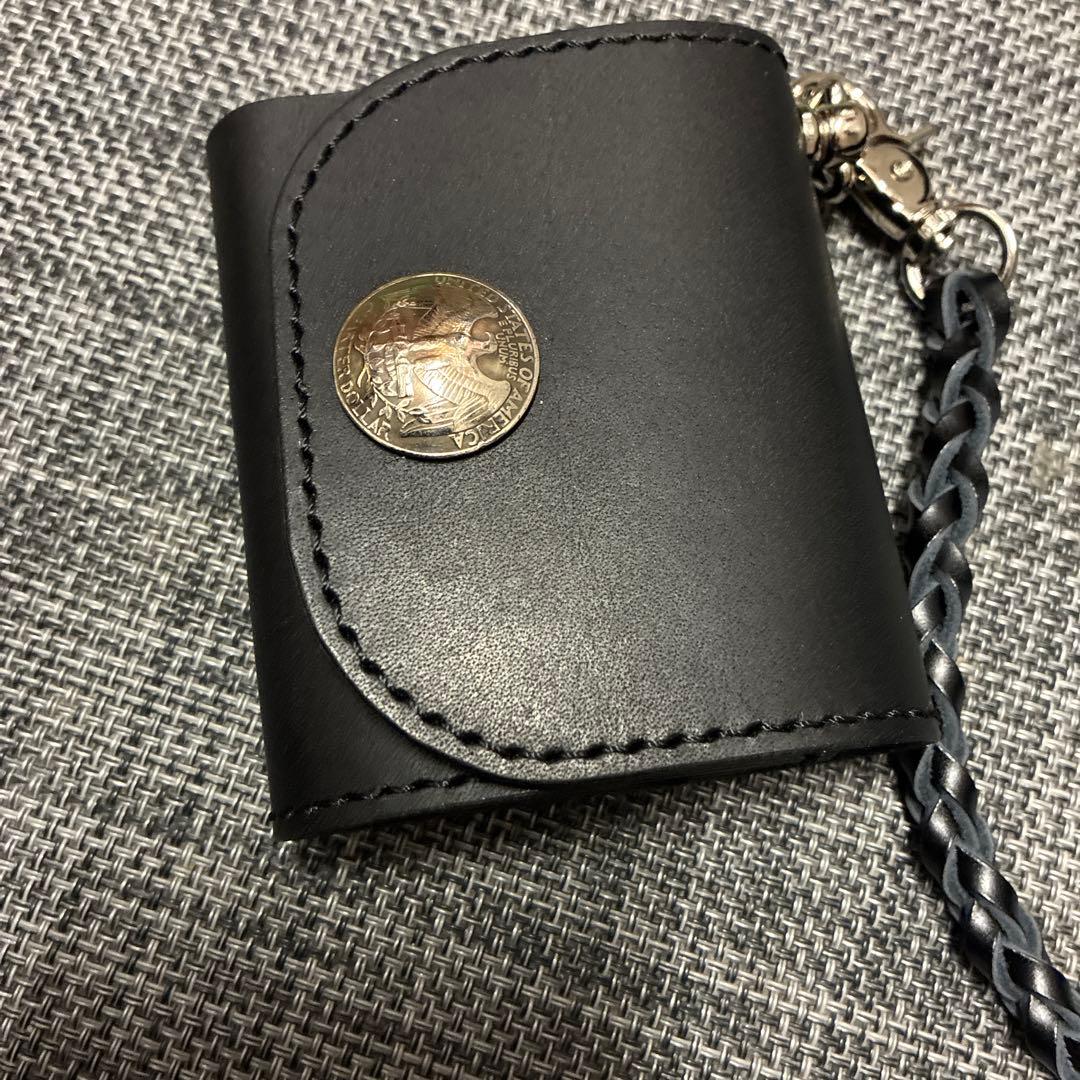 黒　ブラック　三つ折り財布　コンチョ.革ウォレットチェーン付き　ハンドメイド