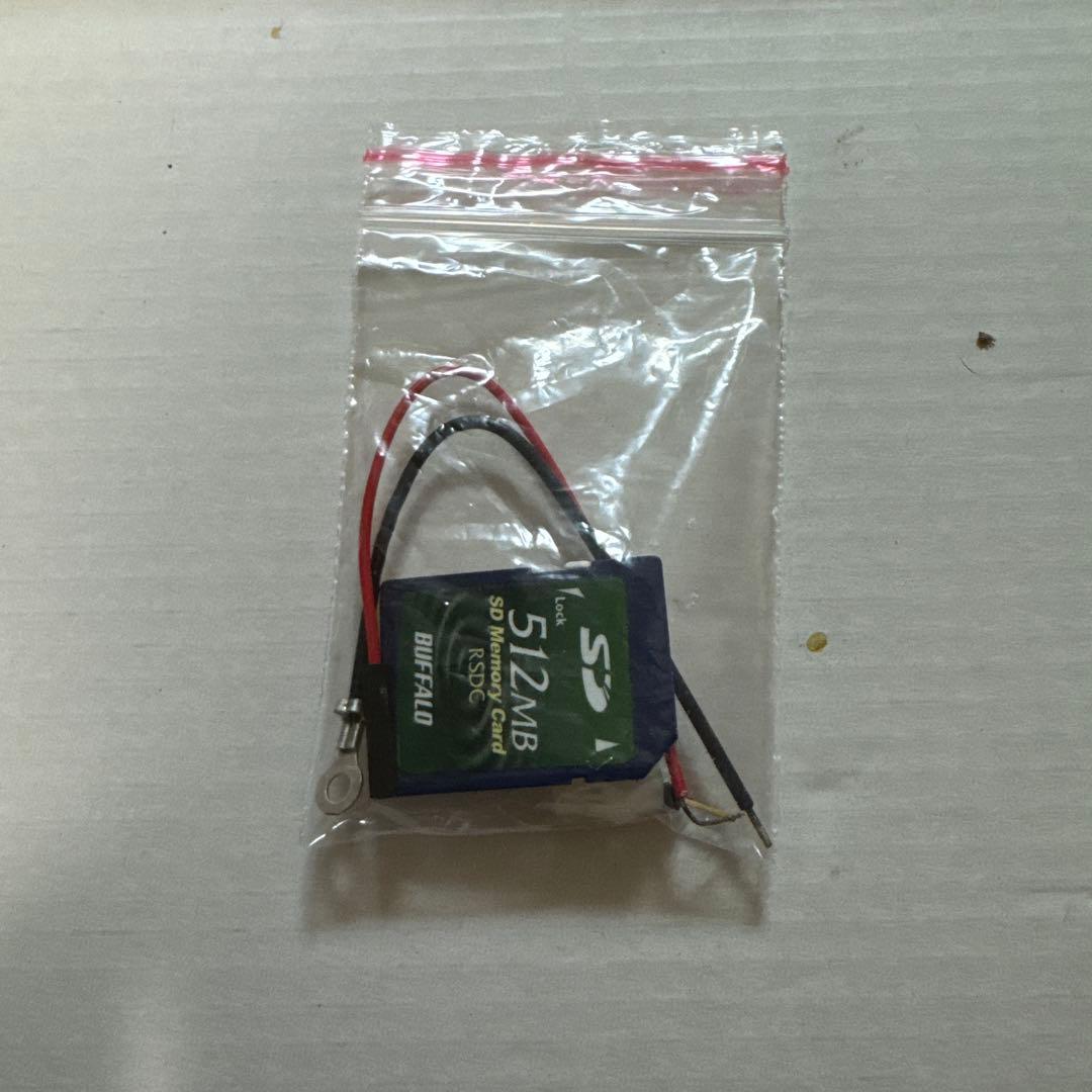 なマザーボードと512MB SDカード