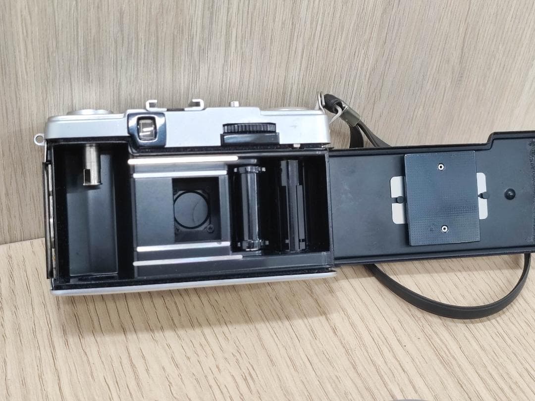 Olympus Pen EE-3 フィルムカメラ 稼働未確認