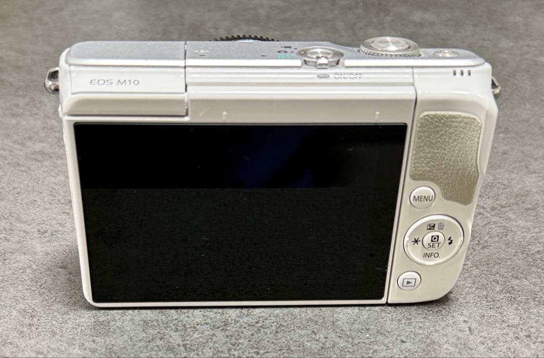 デジタルカメラ Canon EOS M10