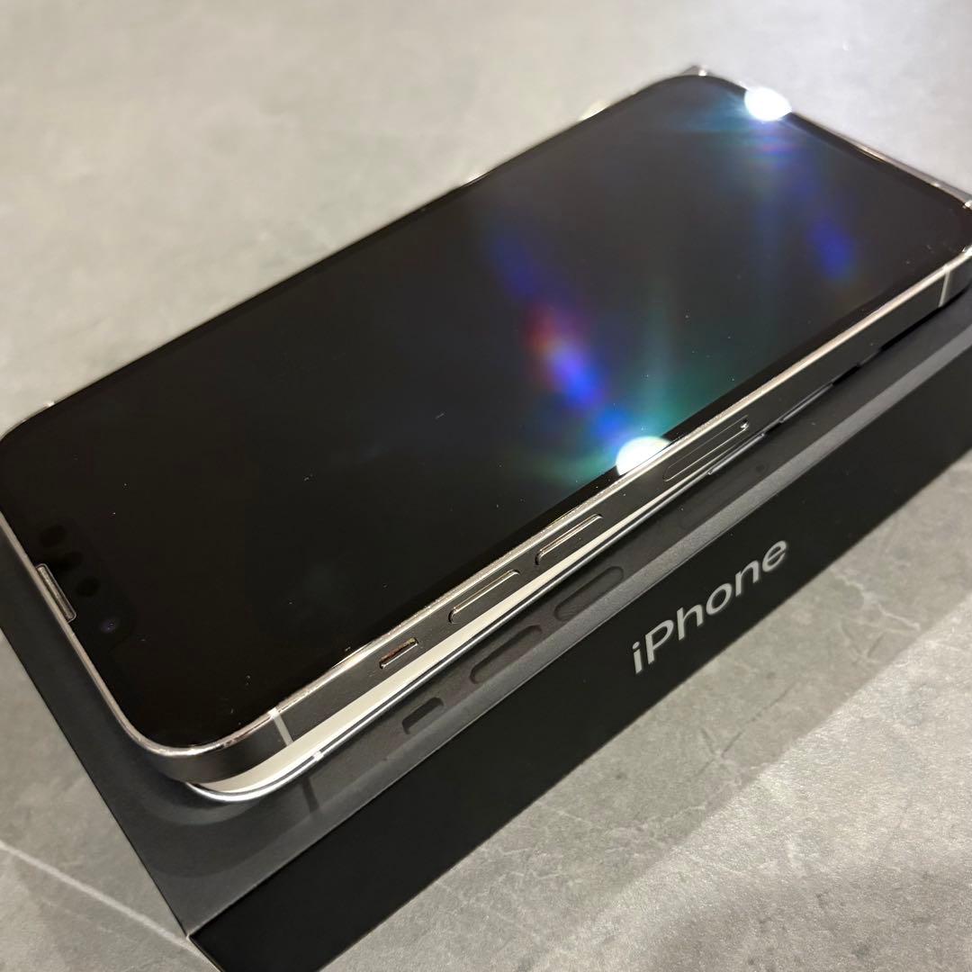iPhone13pro 128GB ケース付き