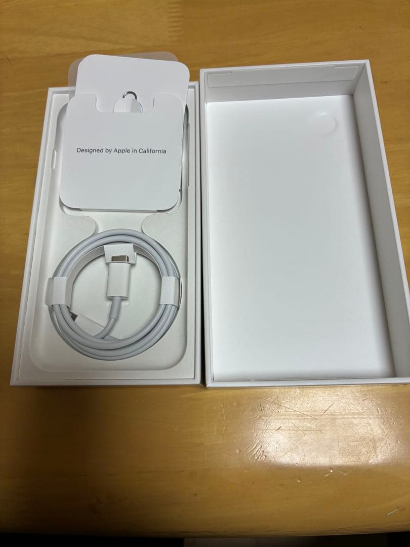 iPhone SE3 64GB SIMロックなし