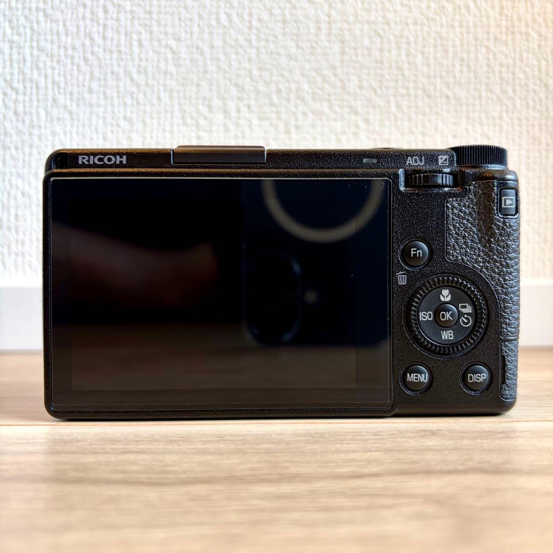RICOH GR IIIx 美品 シャッター約3000回 書籍、保護フィルム付