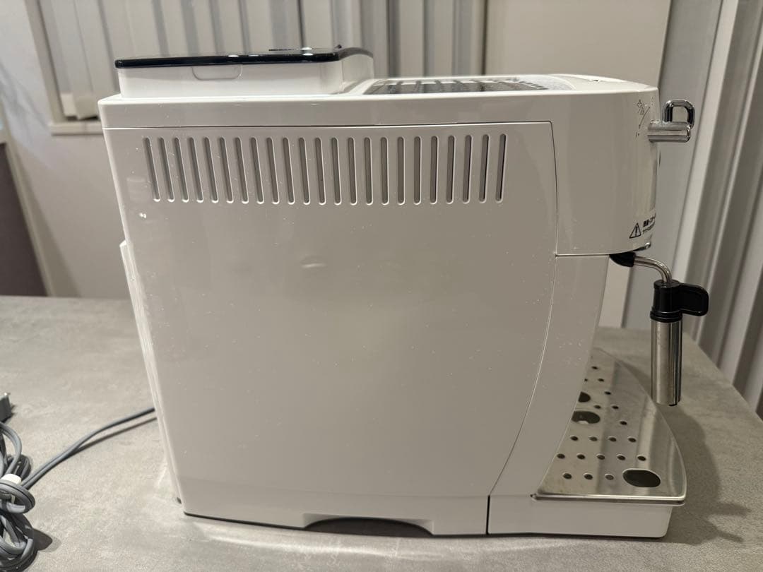 デロンギ マグニフィカS ECAM22112W