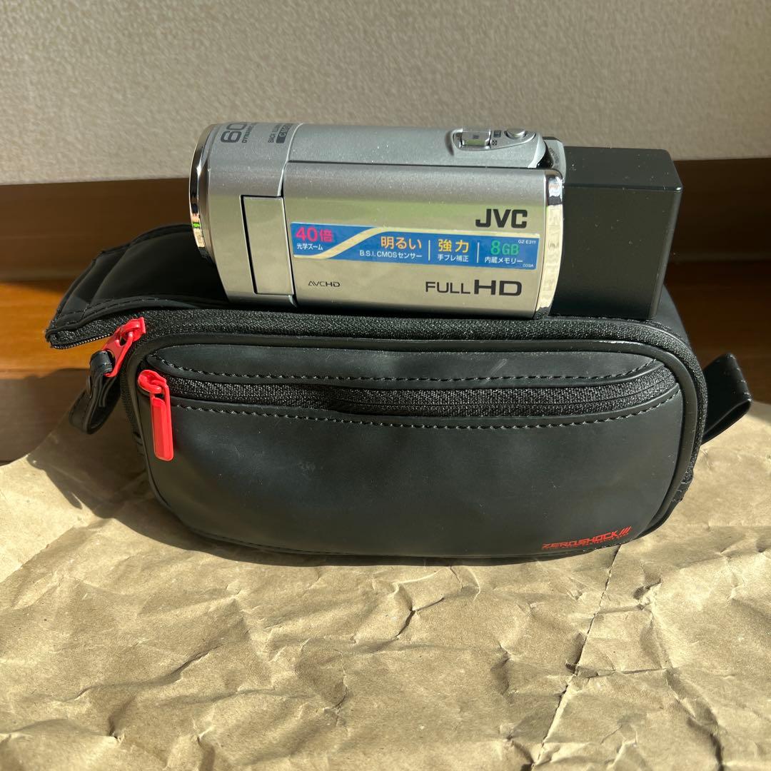 JVC ビデオカメラ EVERIO GZ-E311-S +ケース×2＋SD6枚
