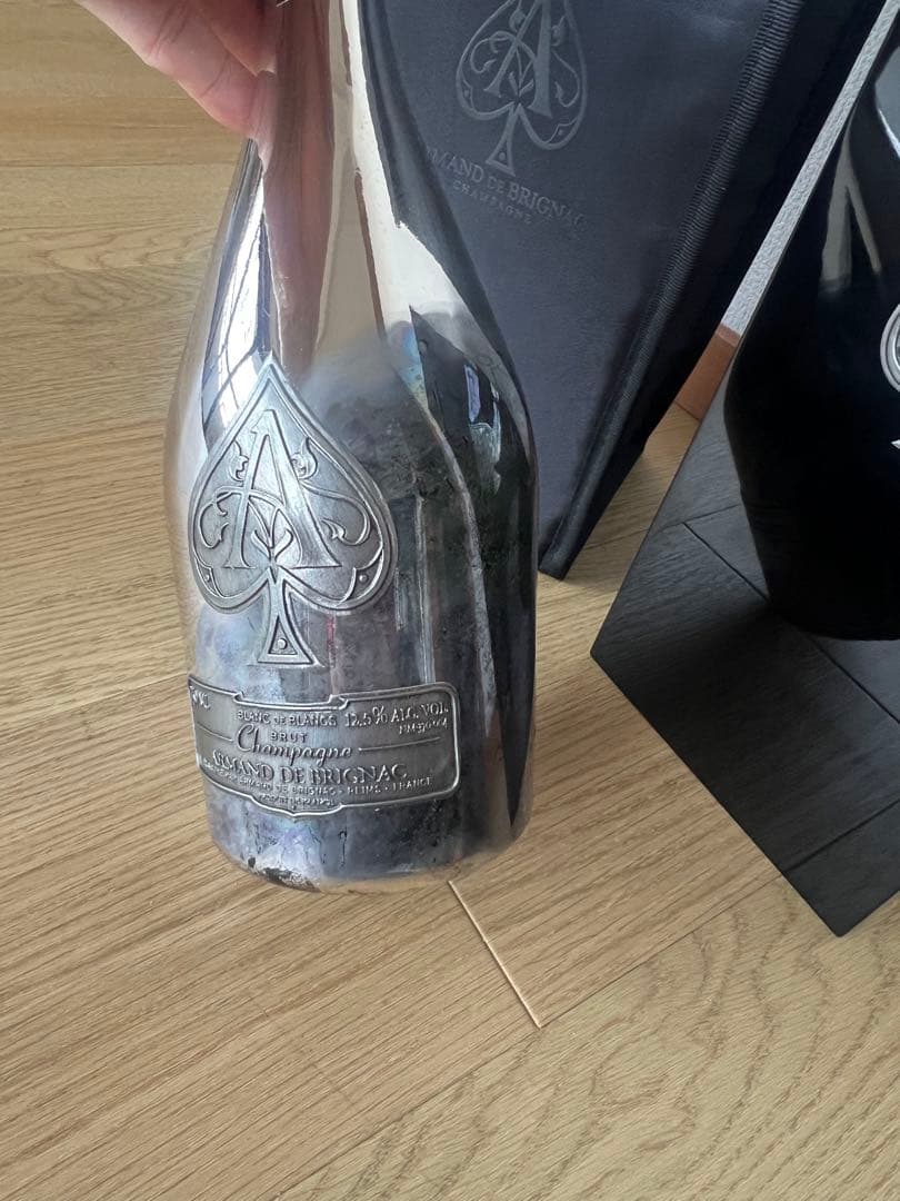 未開封　表面劣化あり　Armand de Brignac シルバー