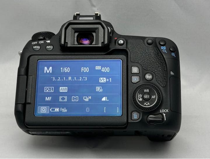 Canon EOS 9000D ダブルズームレンズキット♪wifi搭載♪