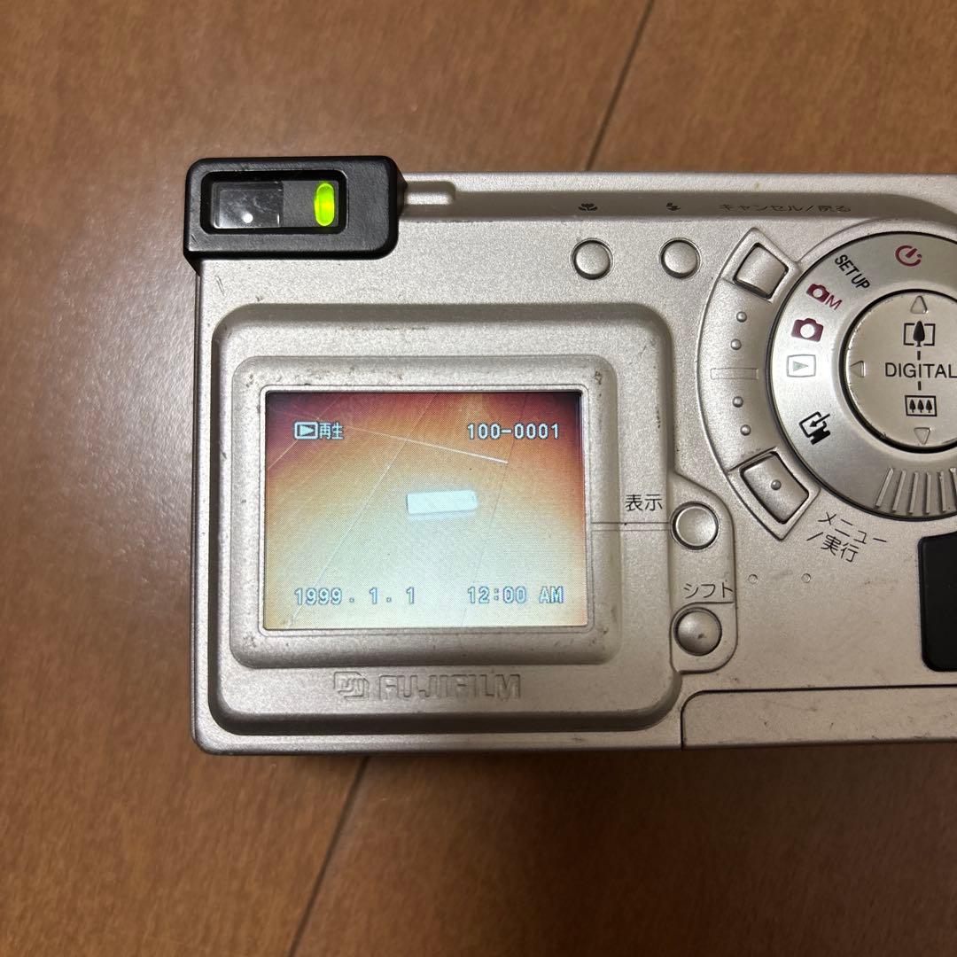 デジタルカメラ FUJIFILM FinePix 1500