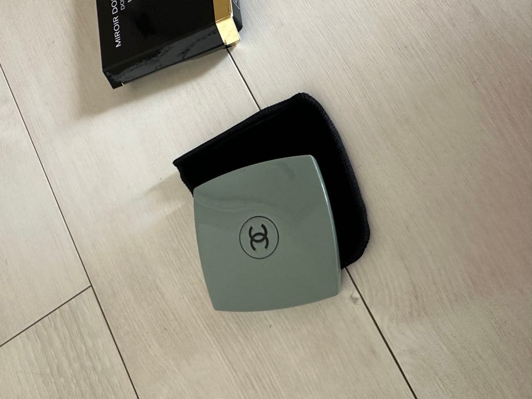 CHANEL ミラー　グリーン