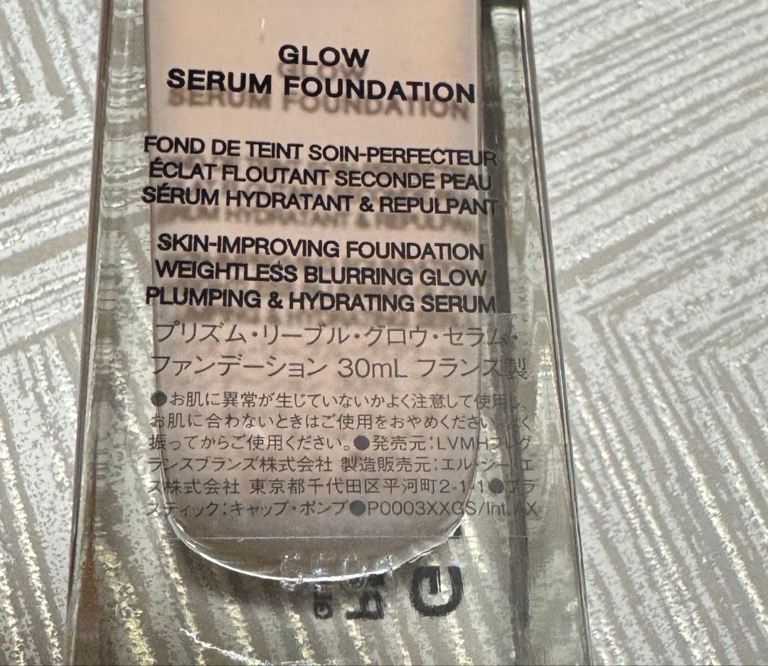 GIVENCHY プリズムリーブルグロウセラム ファンデーション　0.5C