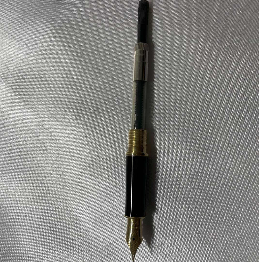PARKER 黒マット ペン先金色 万年筆