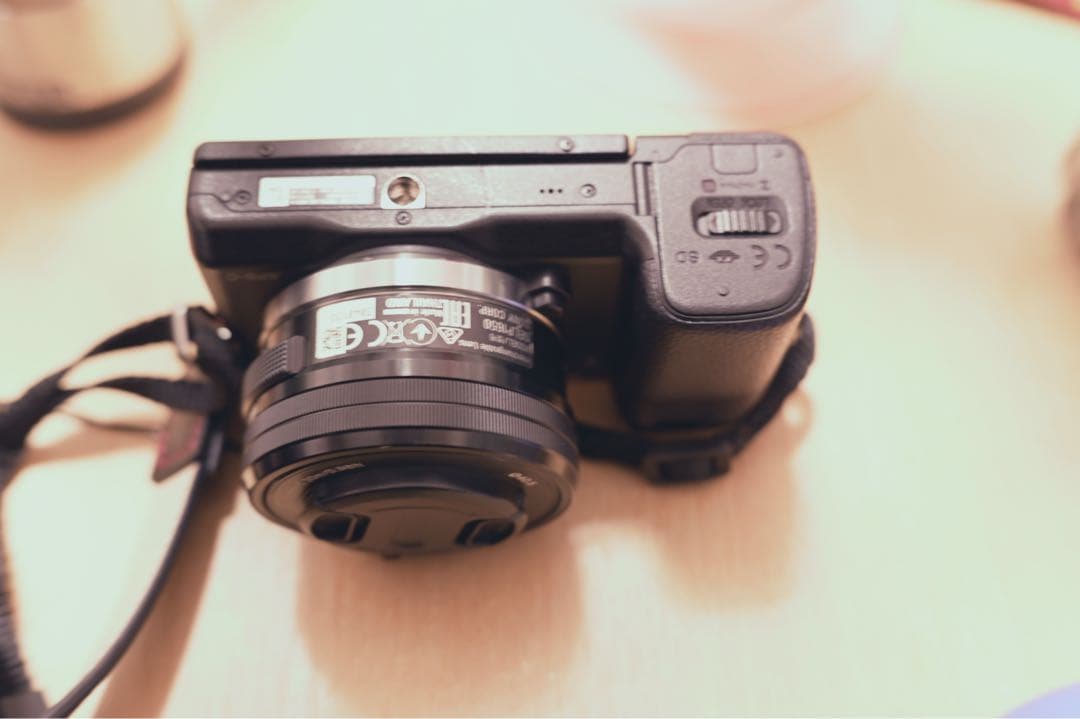 SONY NEX-6 ミラーレスカメラ レンズキット + ケース
