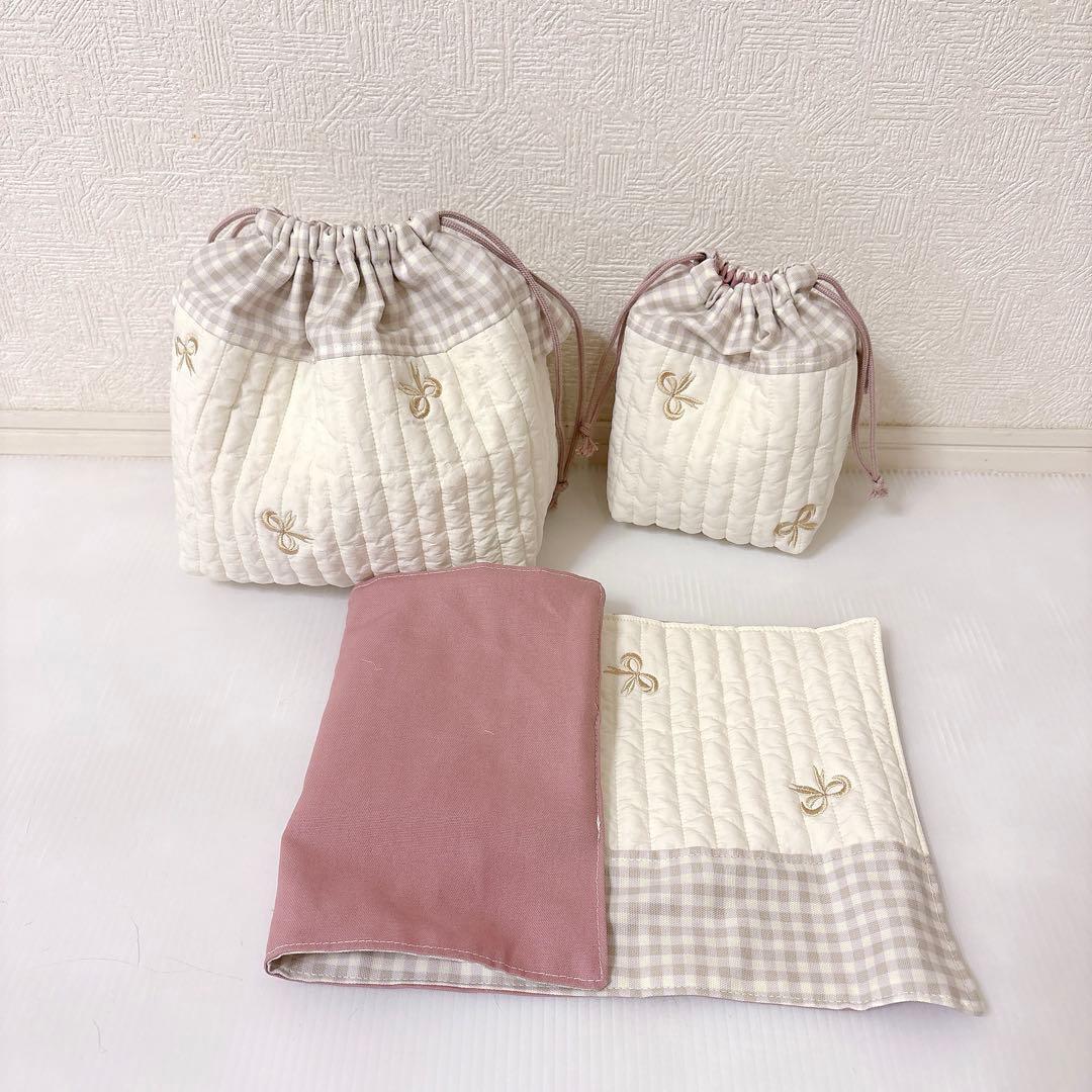 レッスンバッグ 上履き入れ　ランチョンマット　コップ袋　お弁当袋　ヌビリボン刺繍