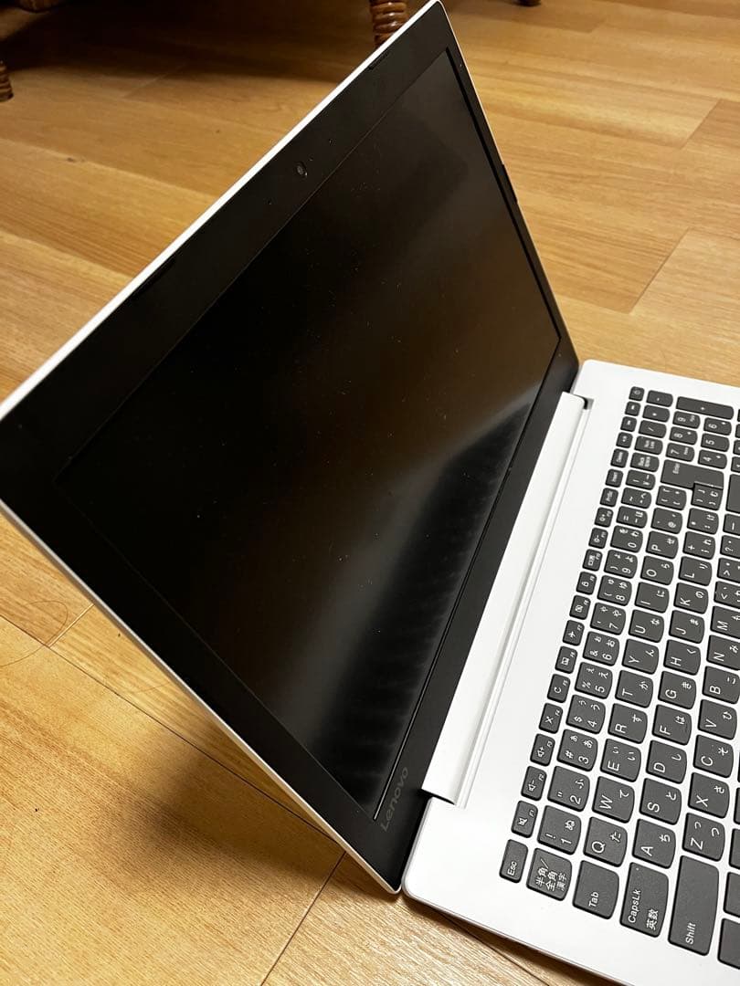 Lenovo 15.6インチノートPC ホワイト