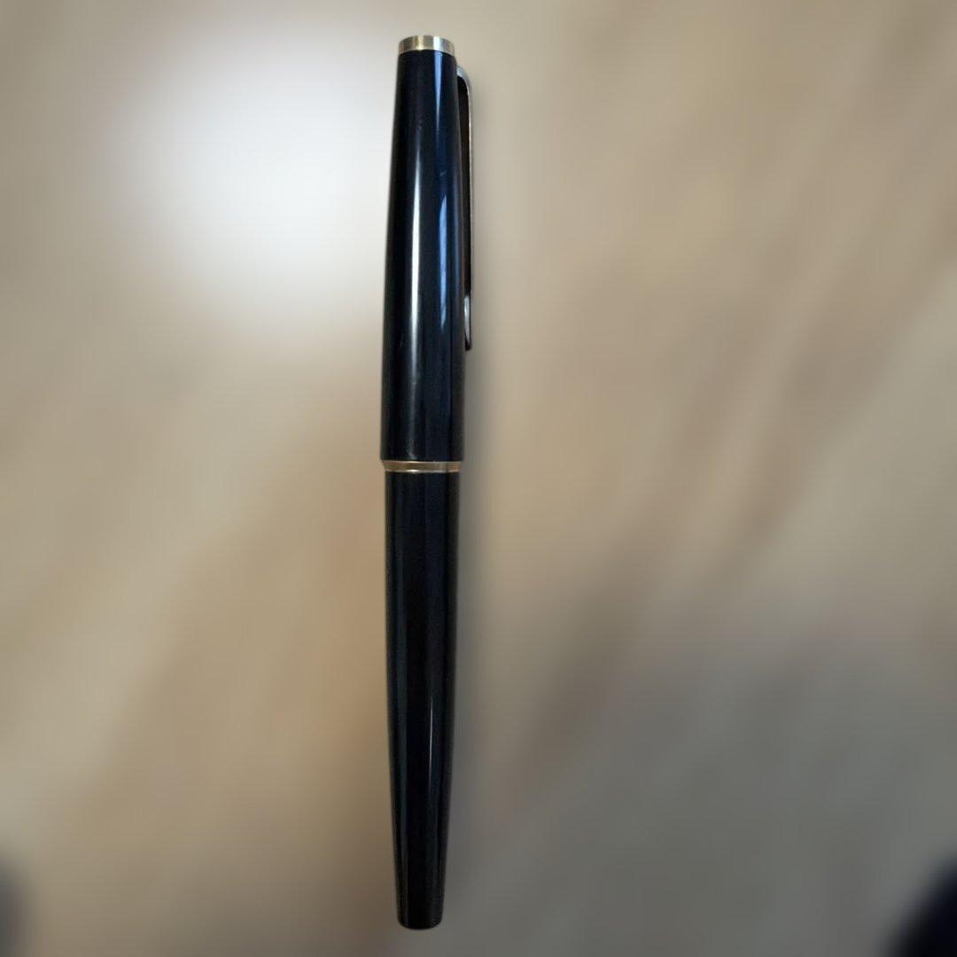MYのイニシャル入り　モンブラン 万年筆 ペン18K ブラック