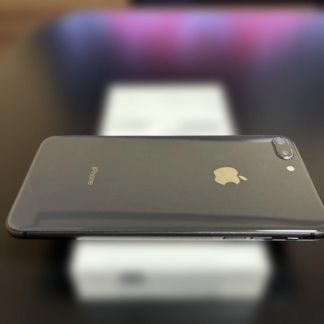 iPhone 8 Plus 64GB スペースグレイ