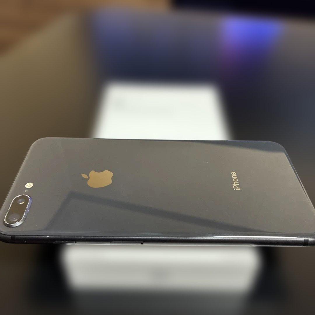 iPhone 8 Plus 64GB スペースグレイ