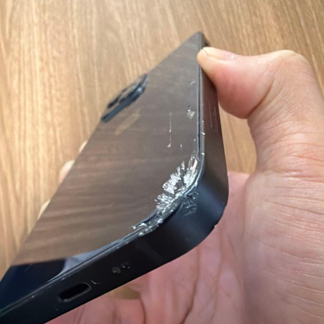 iPhone13mini ミッドナイト 128GB 背面割れあり、動作問題無し