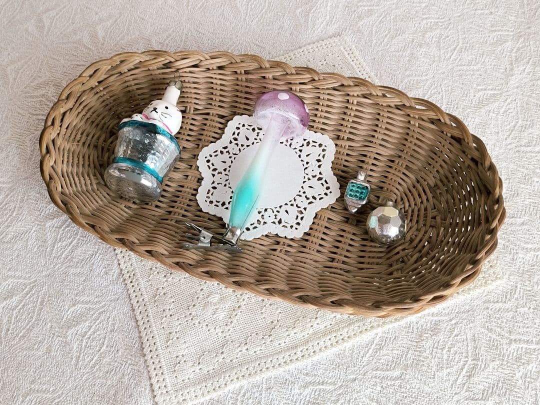 * vintage ornaments ❀ 春色 * かごに入った猫ちゃん