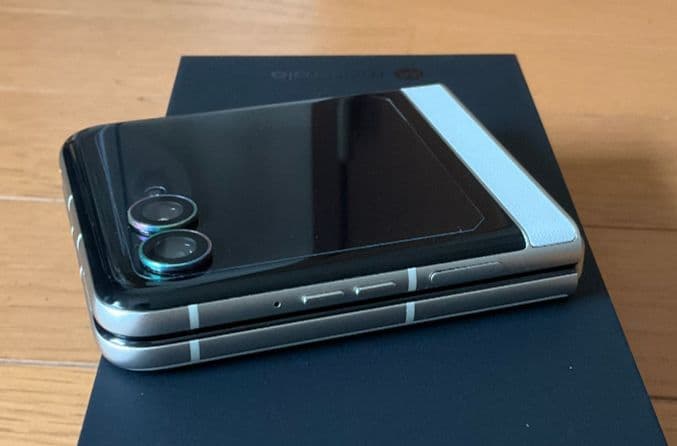 motorola razr50 サンドクリーム 本体・ケース×10個