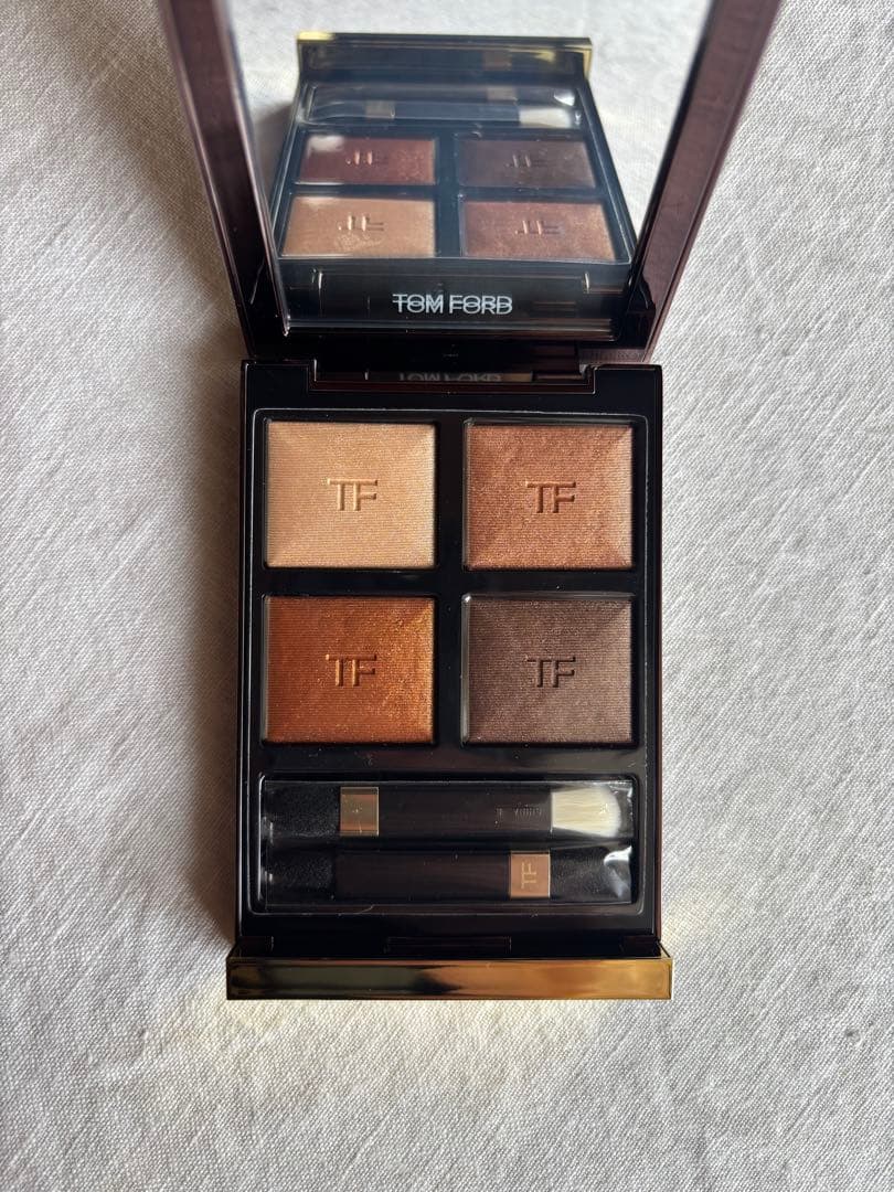 【新品】TOM FORD アイシャドウ　アイカラークォード 04Aサスピション