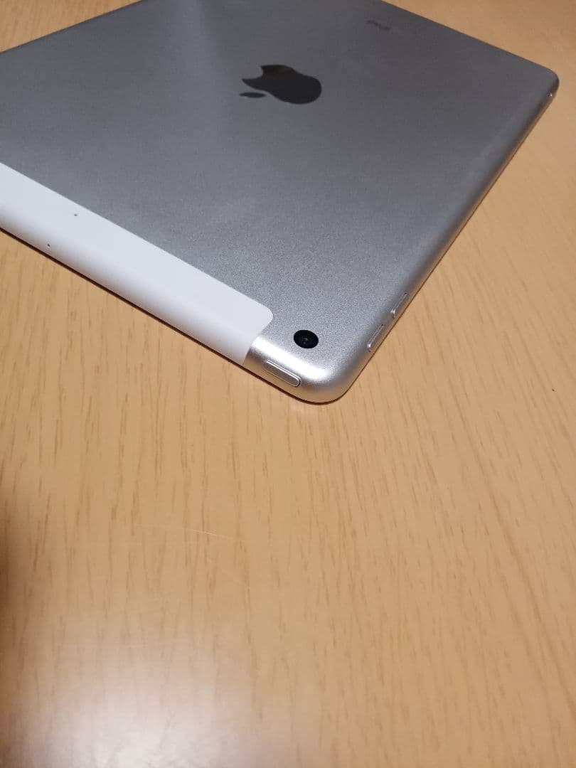 Apple iPad 第6世代 Wi-Fi +Cellular32GB