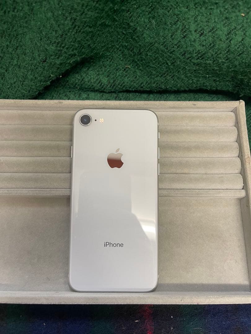 Apple iPhone 8 ホワイト　SIMフリー シルバー 64GB