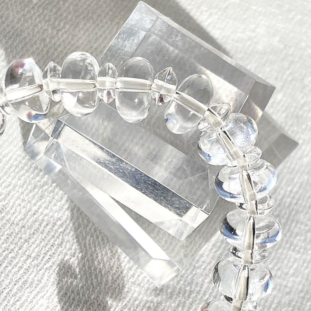 【素肌に溶け込む、氷のような透明感】水晶 天然石ブレスレット
