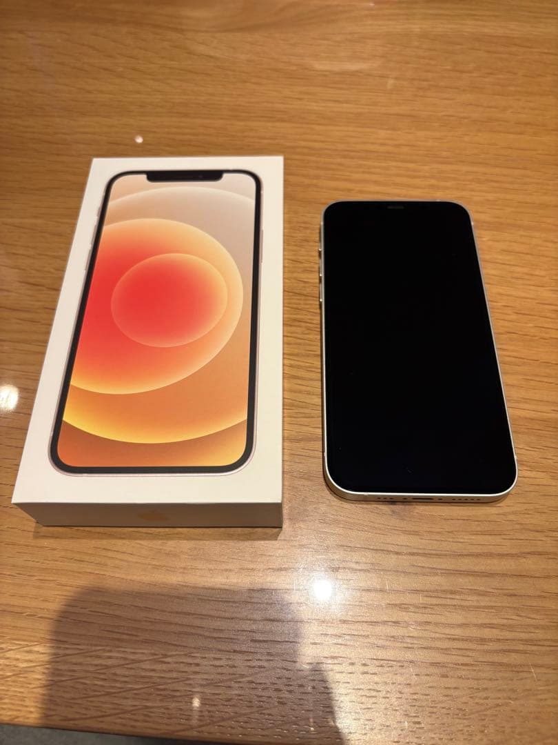 [美品]Apple iPhone 12 64GB ホワイト