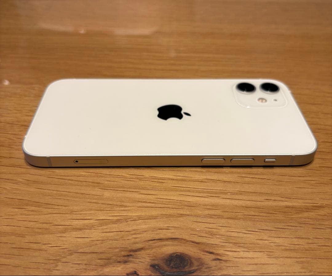 [美品]Apple iPhone 12 64GB ホワイト