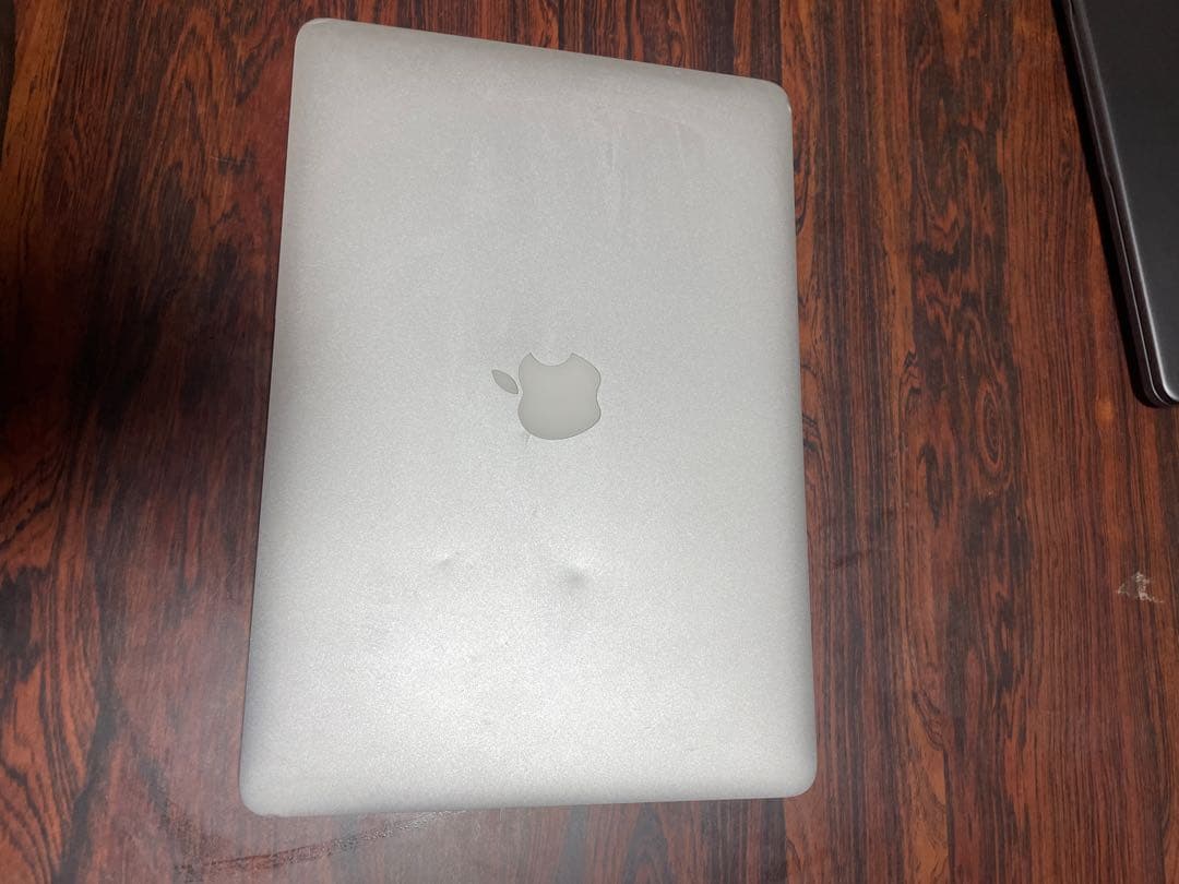Apple MacBook Air 本体 充電器付き