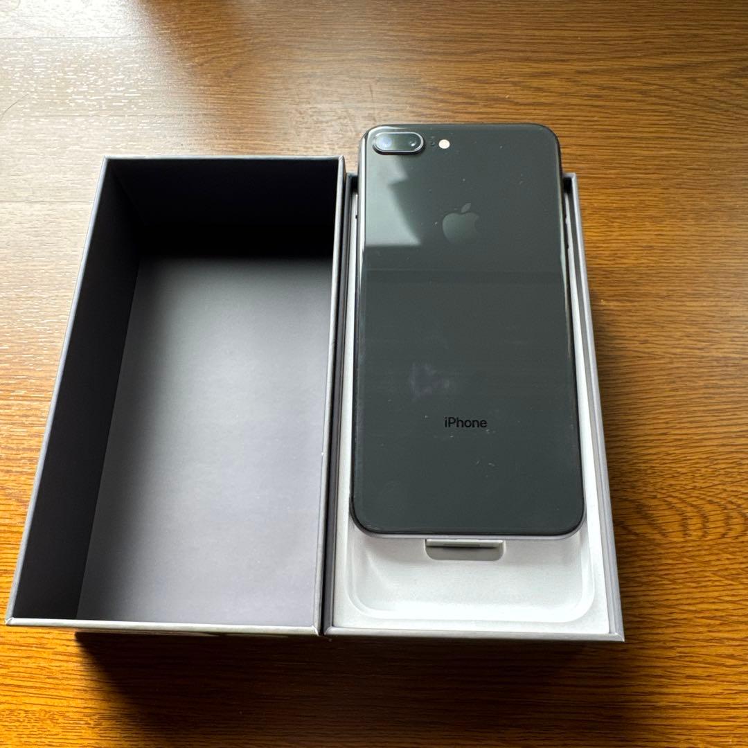 iPhone 8 Plus ブラック店頭展示品