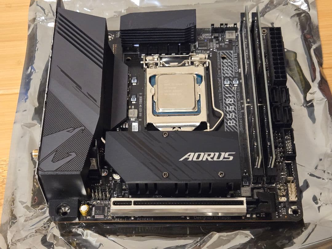 マザーボード AORUS B560I + i5-11400F + DDR4 8GB*2