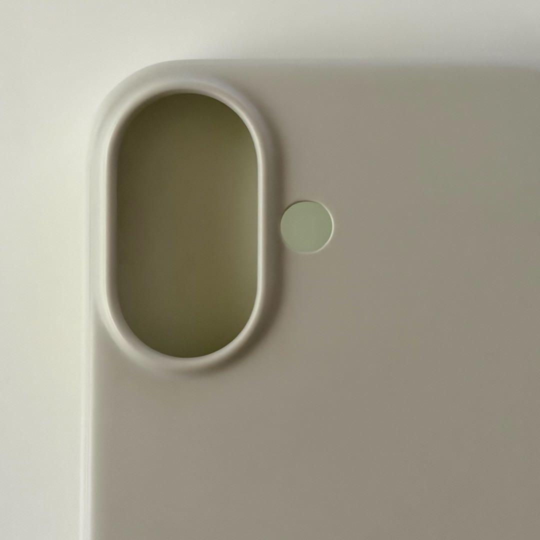 【美品】Beats iPhone17 ケース ライムストーン