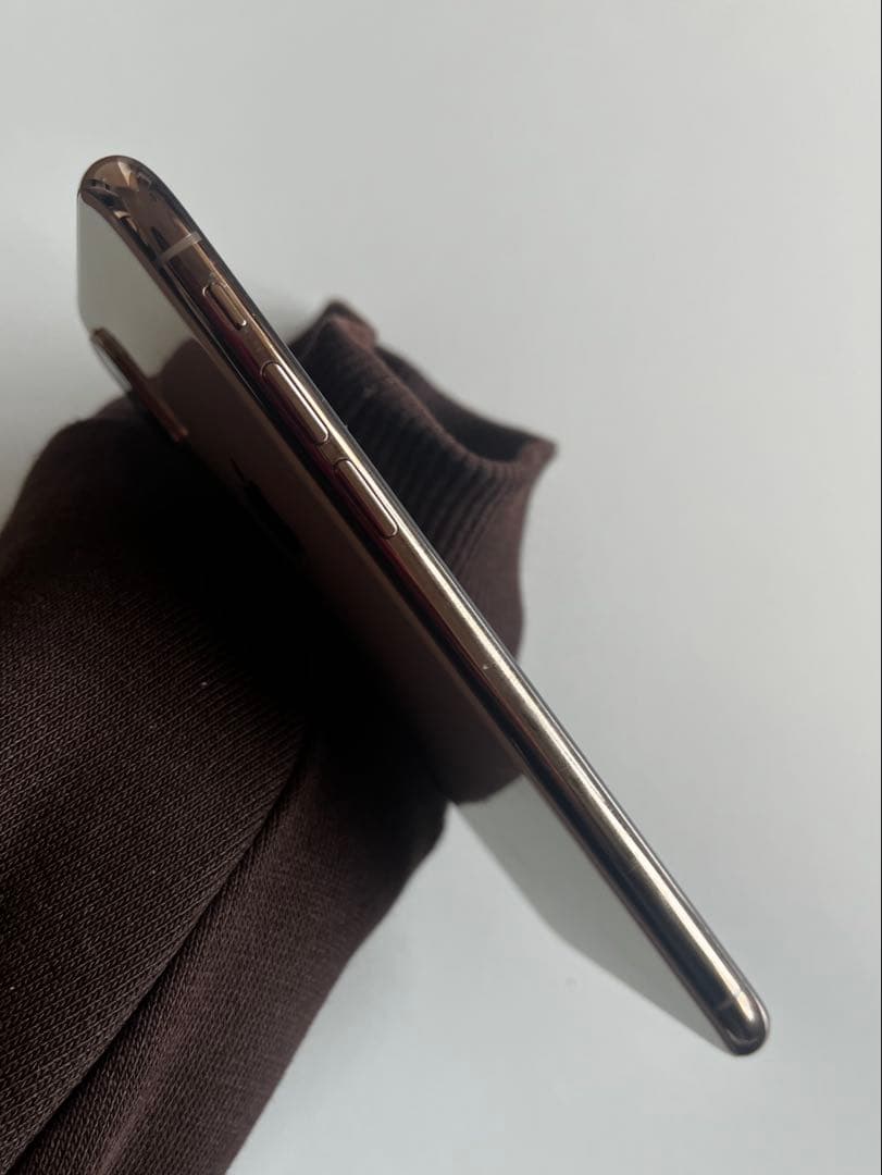 iPhone Xs ゴールド　64GB