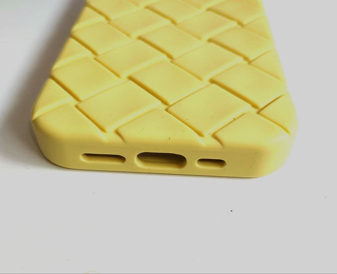 ✨美品✨Bottega Veneta✨iPhone ソフトスマホケース