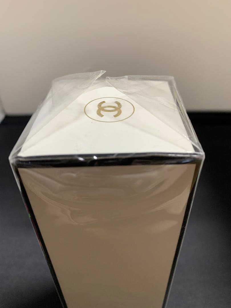 み*ん様 CHANEL Eau de Toilette N°19 100ml ス