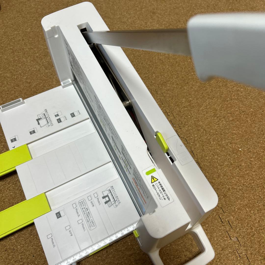 プラス コンパクト断裁機PLUS PK-213 カッター 裁断機 1台あると便利