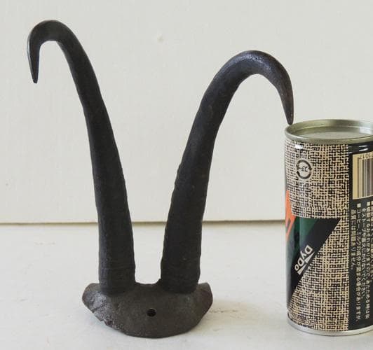 ホーン 角 モチーフ ◆ 鉄製の壁掛け 角を模した装飾品 壁飾り アイアン