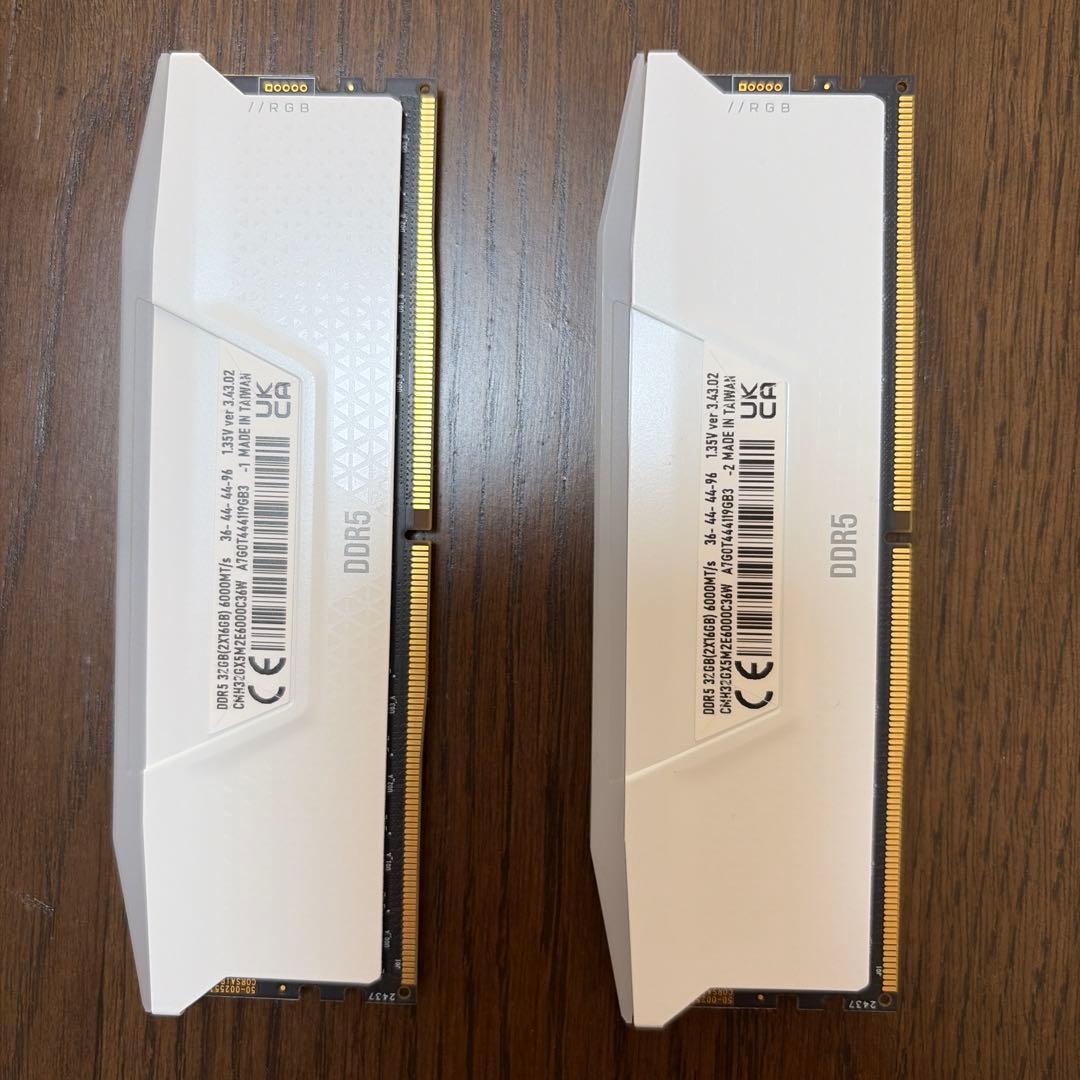 ①CORSAIR VENGEANCE RGB DDR5 32GB 6000MHz