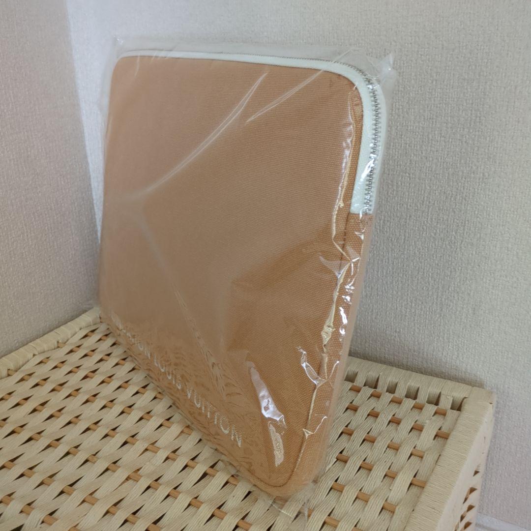 ルイヴィトン　fondation フォンダシオンpcケース　クラッチ
