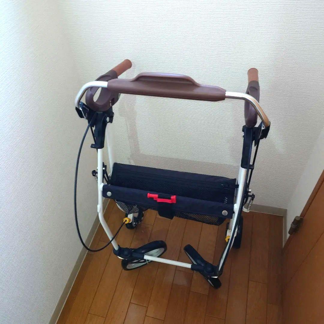イコットエア 歩行車 最軽量クラス3.9kg ホワイト 折りたたみ アロン化成